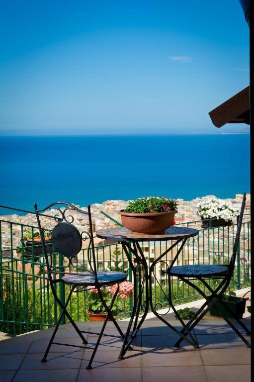 קאסטלמארה דל גולפו Villa Stefania מראה חיצוני תמונה